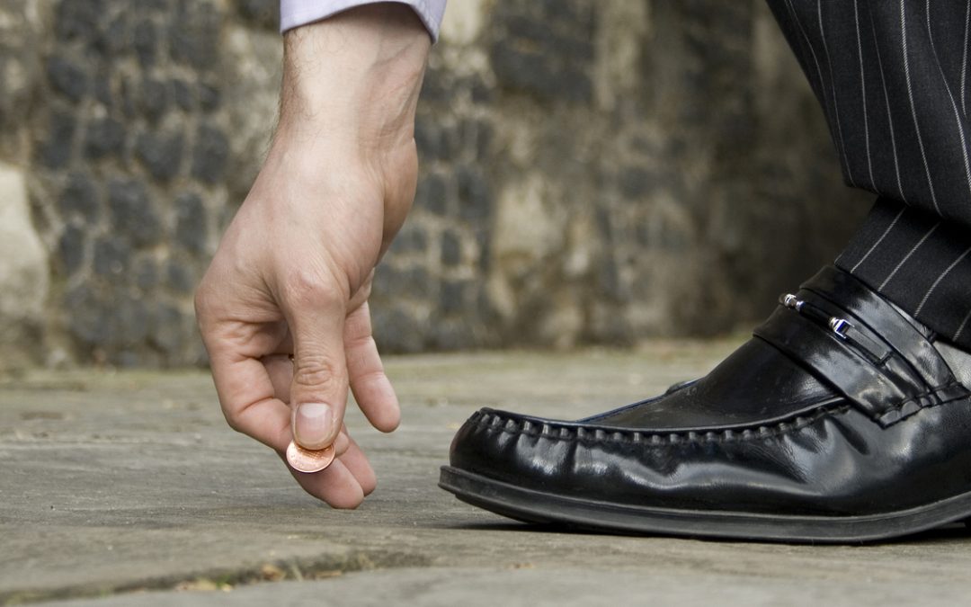 20 Second Advisor: Stepping Over Dollars to Pick Up Pennies